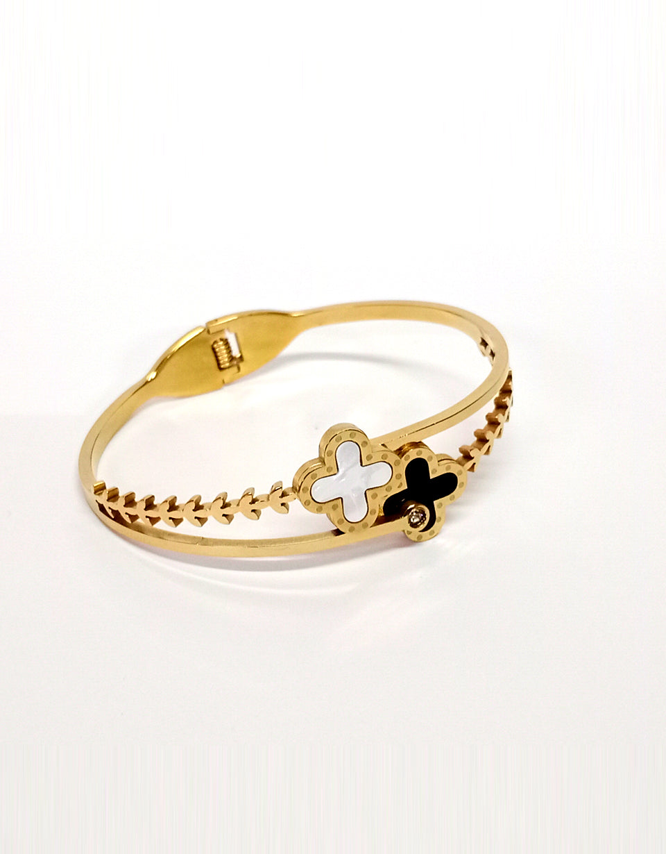 Black & White Design Stainless Steel Bracelet – Golden